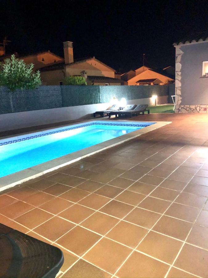 Casa En L Escala Con Piscina Y Wifi Free Villa L' Escala Luaran gambar