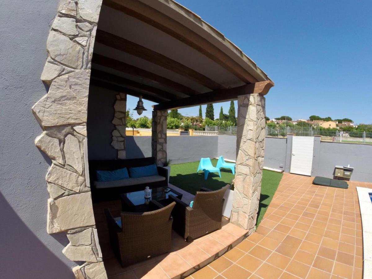 Casa En L Escala Con Piscina Y Wifi Free Villa L' Escala Luaran gambar