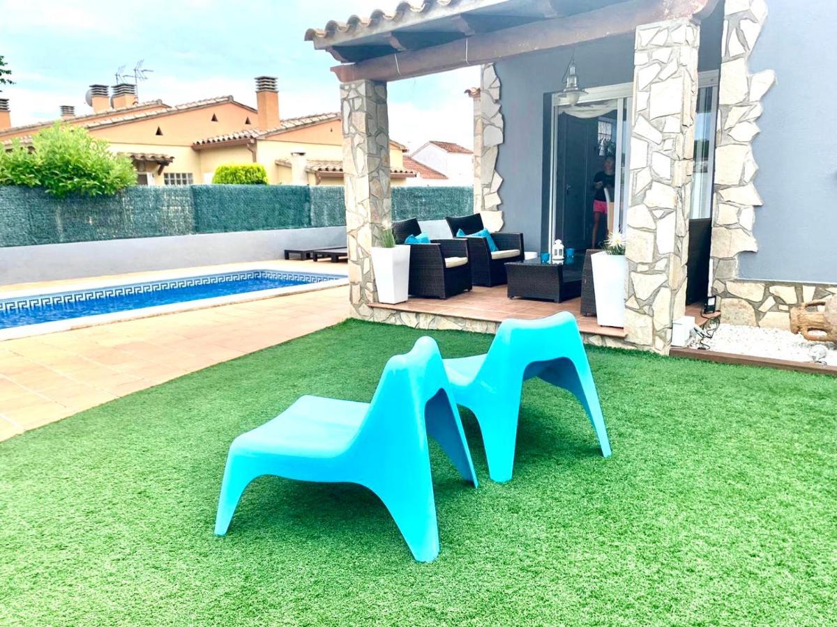 Casa En L Escala Con Piscina Y Wifi Free Villa L' Escala Luaran gambar