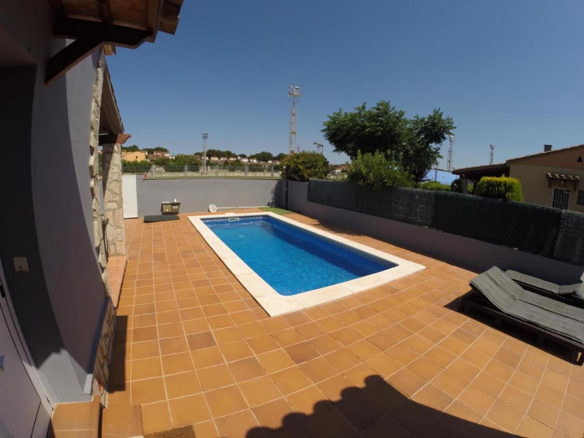 Casa En L Escala Con Piscina Y Wifi Free Villa L' Escala Luaran gambar