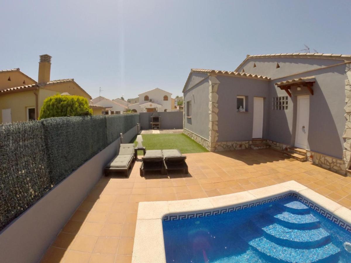 Casa En L Escala Con Piscina Y Wifi Free Villa L' Escala Luaran gambar