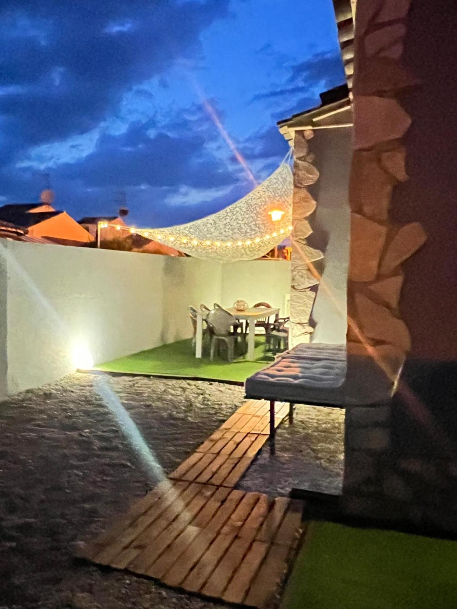Casa En L Escala Con Piscina Y Wifi Free Villa L' Escala Luaran gambar